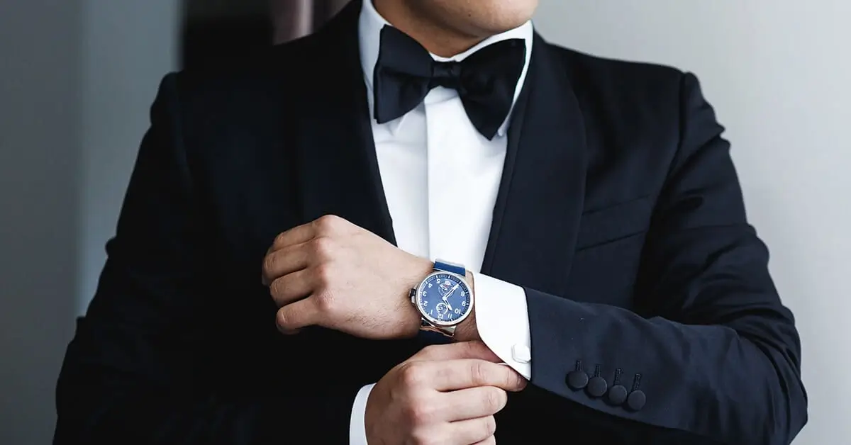 Portrait of a well-dressed man.